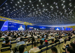 2023年9月10日至11日，國藥集團黨委書記、董事長劉敬楨出席2023中國醫療器械產業峰會暨國藥器械生態大會并作大會開幕致辭。